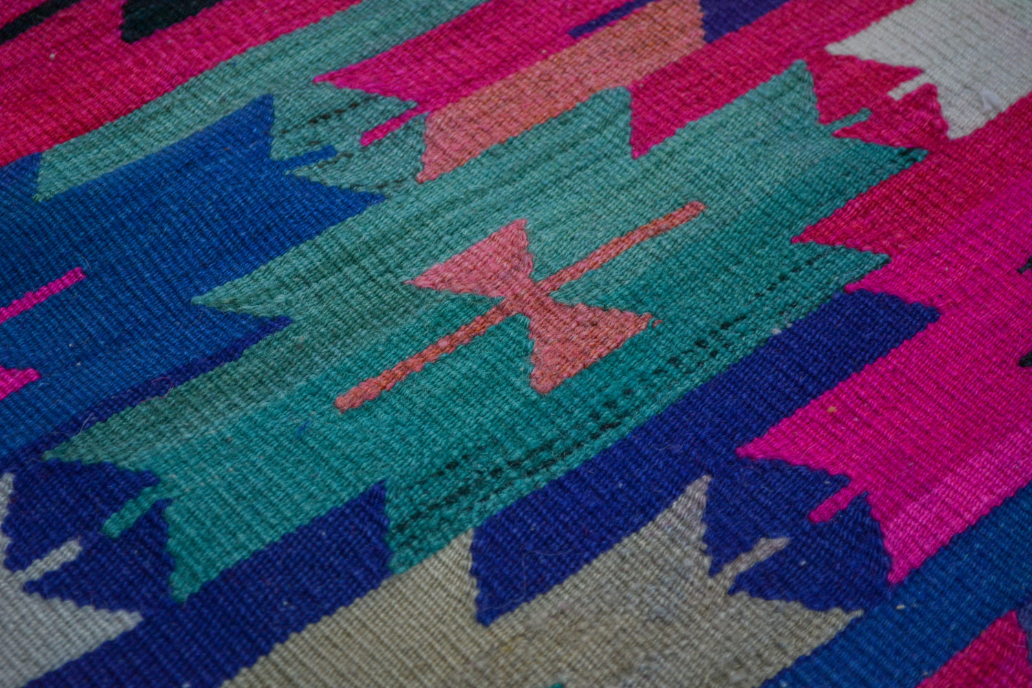 Tlos / 5x10 - Multi-Color Vintage Boho Kilim Detail