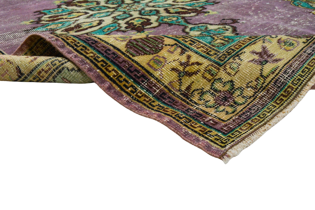 Uluborlu / 6x8 Vintage Turkish Area Rug Texture