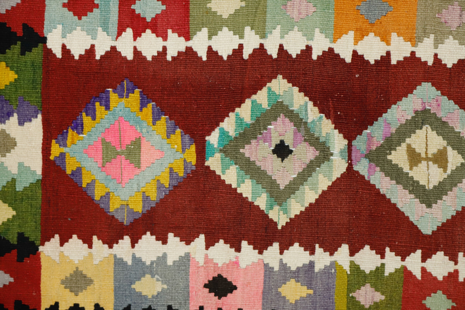 Zaferiye / 5x7 Wool Oriental Handmade Kilim Rug Close Up