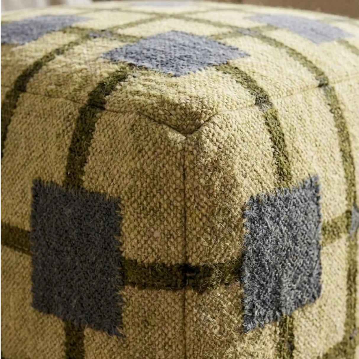 Modern Style Ottoman | Design Morganite