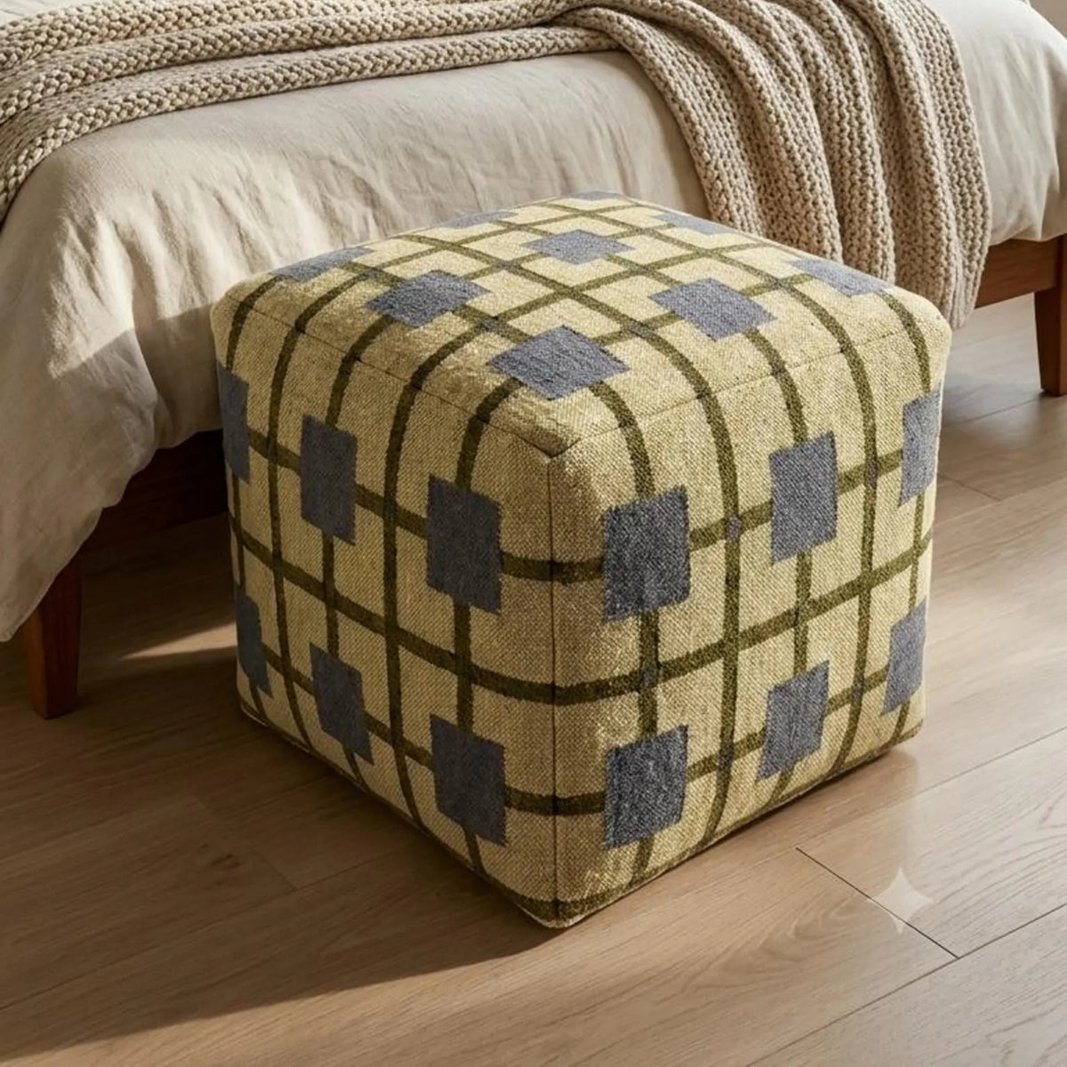 Modern Style Ottoman | Design Morganite